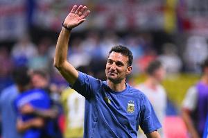 斯卡洛尼透露续约僵局未解，梅西应享辉煌告别盛宴