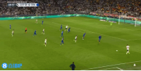 塞尔维亚对阵德国，比分1-0！维尔茨突破后射门击中门柱，比朔夫随后补射得分