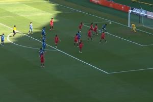 仅开场四分钟即告失守，中国女足防线出现失误，0-1不敌韩国女足陷入被动